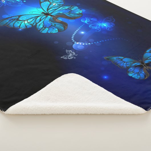 Couverture Sherpa Morpho Butterfly in the Dark Background (3/4)