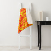 Couverture Sherpa Motif Abstrait orange rouge jaune (En situation)