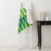 Couverture Sherpa Motif bleu jaune vert rayé (En situation)