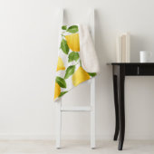 Couverture Sherpa Motif citrons aquarelle (En situation)