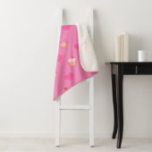 Couverture Sherpa Motif Cupcake rose (En situation)