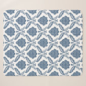 Couverture Sherpa Motif Damassé Rococo Bleu sur Fond Blanc (Devant (Horizontal))