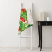 Couverture Sherpa Motif de fraises (En situation)