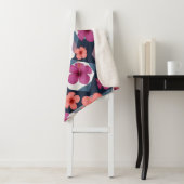 Couverture Sherpa Motif d'Hibiscus Tropical Côtier (8) (En situation)