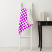 Couverture Sherpa Motif diamant de Checker blanc violet (En situation)
