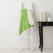 Couverture Sherpa Motif d'oeufs verts modernes (En situation)