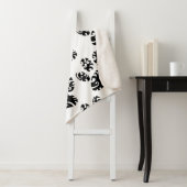 Couverture Sherpa Motif Empreinte de patte de chien de tatouage trib (En situation)