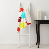 Couverture Sherpa Motif Empreinte de patte de Peinture Splatter Dog (En situation)