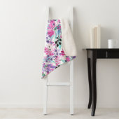 Couverture Sherpa Motif incomparable de fleurs et de baies violettes (En situation)