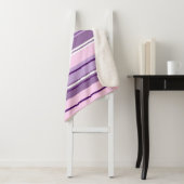 Couverture Sherpa Motif Mixte Gratté Rose Violet Blanc (En situation)