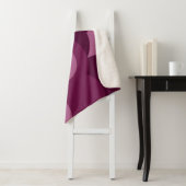 Couverture Sherpa motif rose et violet Abstrait (En situation)
