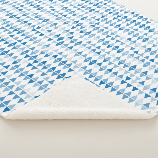 Couverture Sherpa motif triangle bleu (3/4)