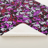 Couverture Sherpa Motif Triangle Rouge Violet (3/4)