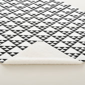 Couverture Sherpa Motif triangulaire blanc et noir (3/4)