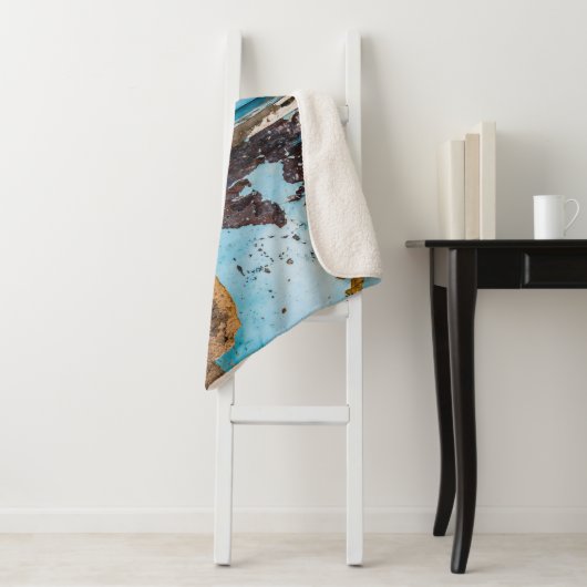 Couverture Sherpa Mur bleu et porte (En situation)