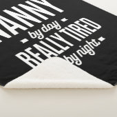 Couverture Sherpa Nanny By Day Vraiment Fatigué Par La Nuit (3/4)