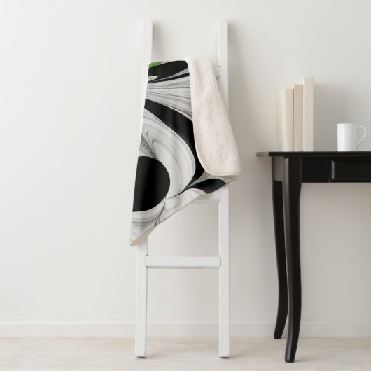 Couverture Sherpa Noir Abstrait et blanc avec art fractal vert (En situation)