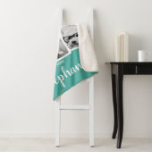 Couverture Sherpa Nom de script de collage photo tendance 4 blanc sa (En situation)