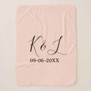Couverture Sherpa nom du couple de mariage lettre date fond pastel r