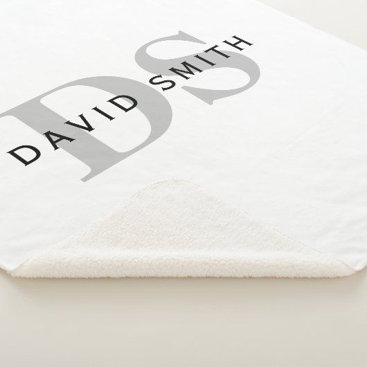 Couverture Sherpa Nom et monogramme modernes | Blanc noir et gris (3/4)
