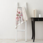 Couverture Sherpa Oiseaux et fleurs de Magnolia rose (En situation)