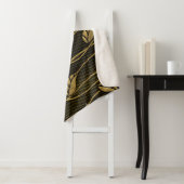 Couverture Sherpa Or et noir : Texture 3D Feuille. (En situation)