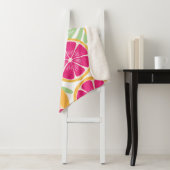 Couverture Sherpa Pamplemousse & Feuilles : Vintage tropical (En situation)