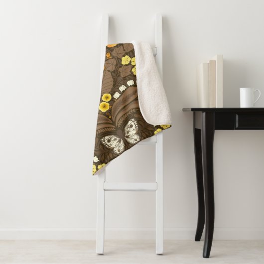 Couverture Sherpa Pansies jaunes, oiseaux et papillons (En situation)