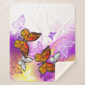 Couverture Sherpa Papillons Monarque sur Arrière - plan pourpre (Devant)