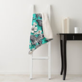 Couverture Sherpa Papillons turquoises et argentés Nom personnalisé (En situation)