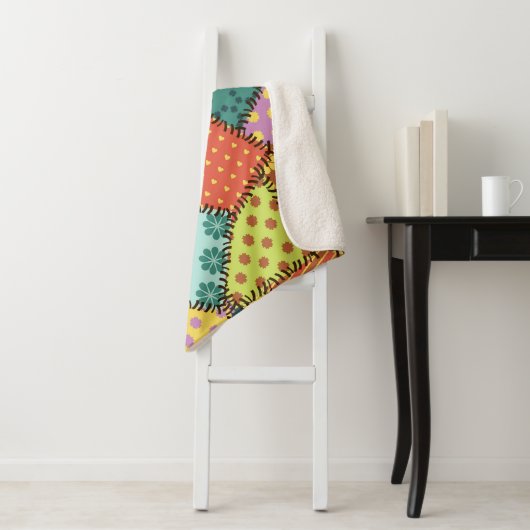 Couverture Sherpa Patchwork Eclectique : Mélange Motif Diverse (En situation)