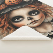 Couverture Sherpa Patchwork Whimsy : La poupée qui attend dans les o (3/4)