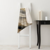 Couverture Sherpa Patinée bande noire et or (En situation)