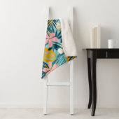 Couverture Sherpa Pattern tropical hibiscus (En situation)