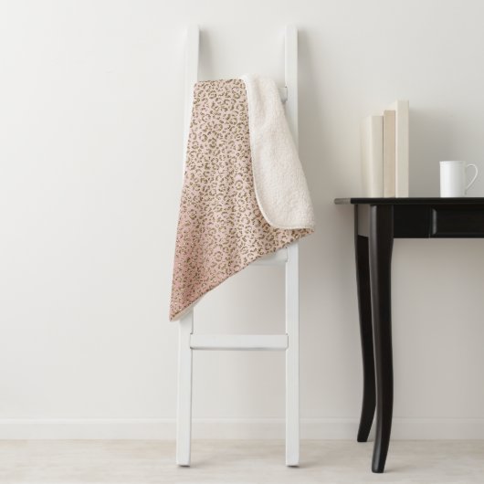Couverture Sherpa Peach Blush Rose Parties scintillant or Leopard (En situation)