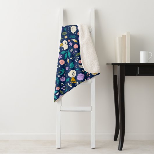 Couverture Sherpa Peanuts In Bloom Pattern (En situation)