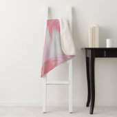 Couverture Sherpa Peinture abstraite rose et blanche (En situation)