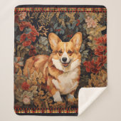 Couverture Sherpa Pembroke Welsh Corgi dans un jardin de fleurs vict (Devant)