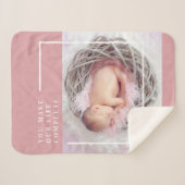 Couverture Sherpa Photo bébé mignonne moderne | Rose et blanc | Devi (Devant (Horizontal))
