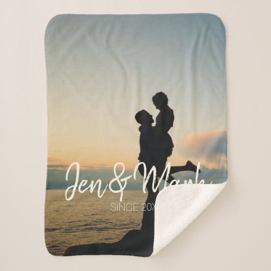 Couverture Sherpa Photo volée. La typographie du nom et de l'année. (Devant)