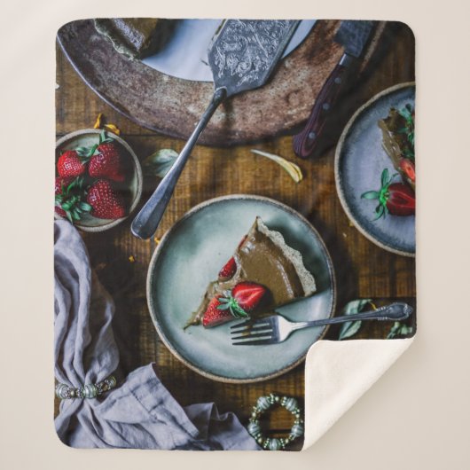 COUVERTURE SHERPA PIÈCE DE GÂTEAU SERVIE SUR PLAQUE CÉRAMIQUE ROUND  (Devant)