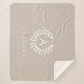 Couverture Sherpa Points blancs sur fond beige frais avec monogramme (Devant)
