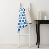 Couverture Sherpa Pois bleus, motif aquarelle sans couture. (En situation)