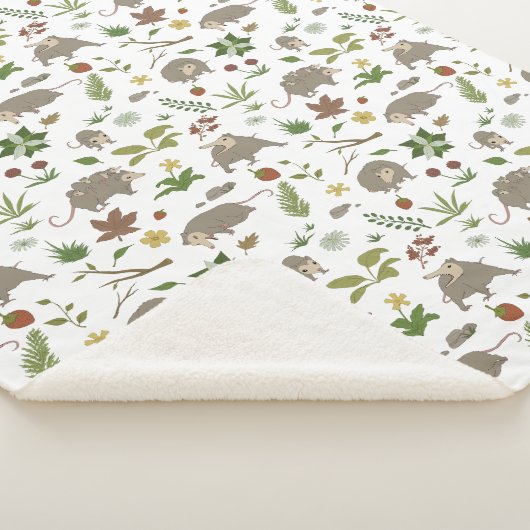 Couverture Sherpa Possum dans un champ de Berry en blanc (3/4)