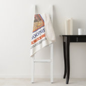 Couverture Sherpa Poster de l'anniversaire du trésor des Goonies (En situation)