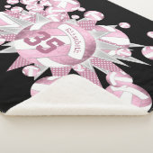 Couverture Sherpa poupée blanche volleyballs et étoiles rose (3/4)
