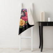 Couverture Sherpa Raccoon personnalisé avec Fleurs et Coeurs (En situation)