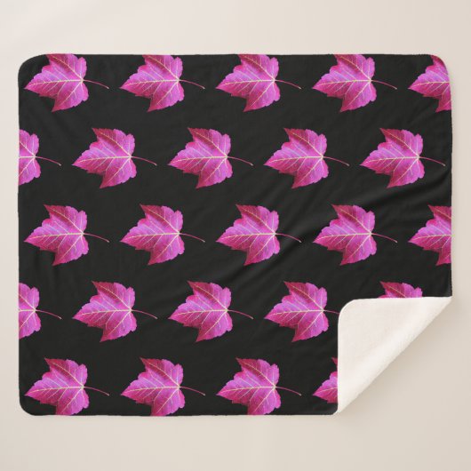 Couverture Sherpa Red Autumn Maple Leaf Pattern on Black Background (Devant (Horizontal))