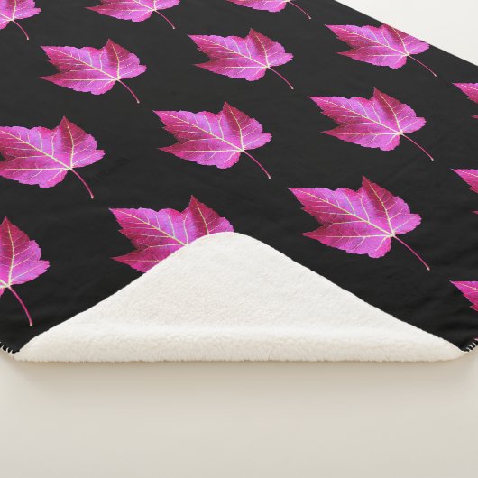 Couverture Sherpa Red Autumn Maple Leaf Pattern on Black Floral (3/4)