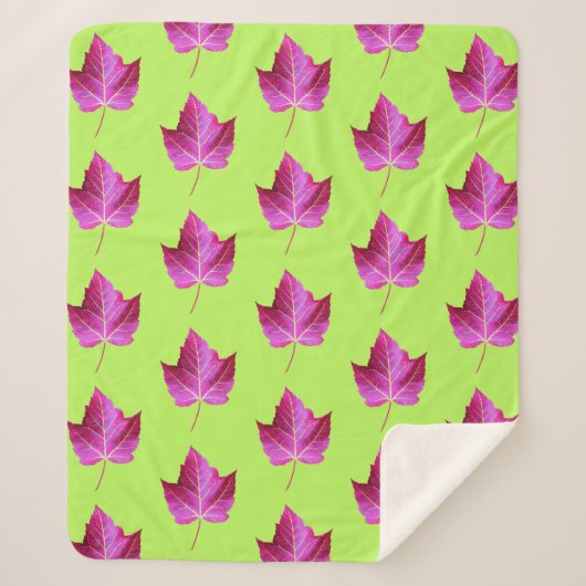 Couverture Sherpa Red Autumn Maple Leaf Pattern on Green Background (Devant)